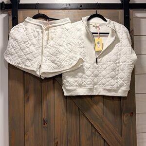 Entro Quilted Cream Cropped Half-Zip Sweatshirt & Shorts Set L/M